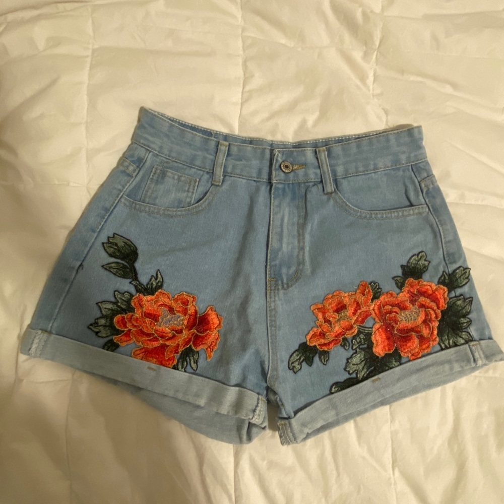 Floral embroidered high waisted shorts